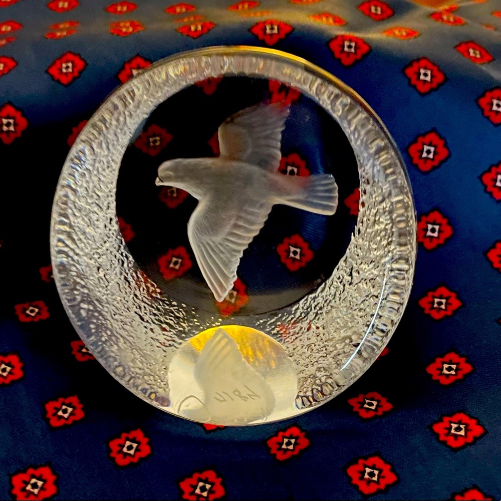 Mats Jonasson Signature Collection crystal paperweight signed